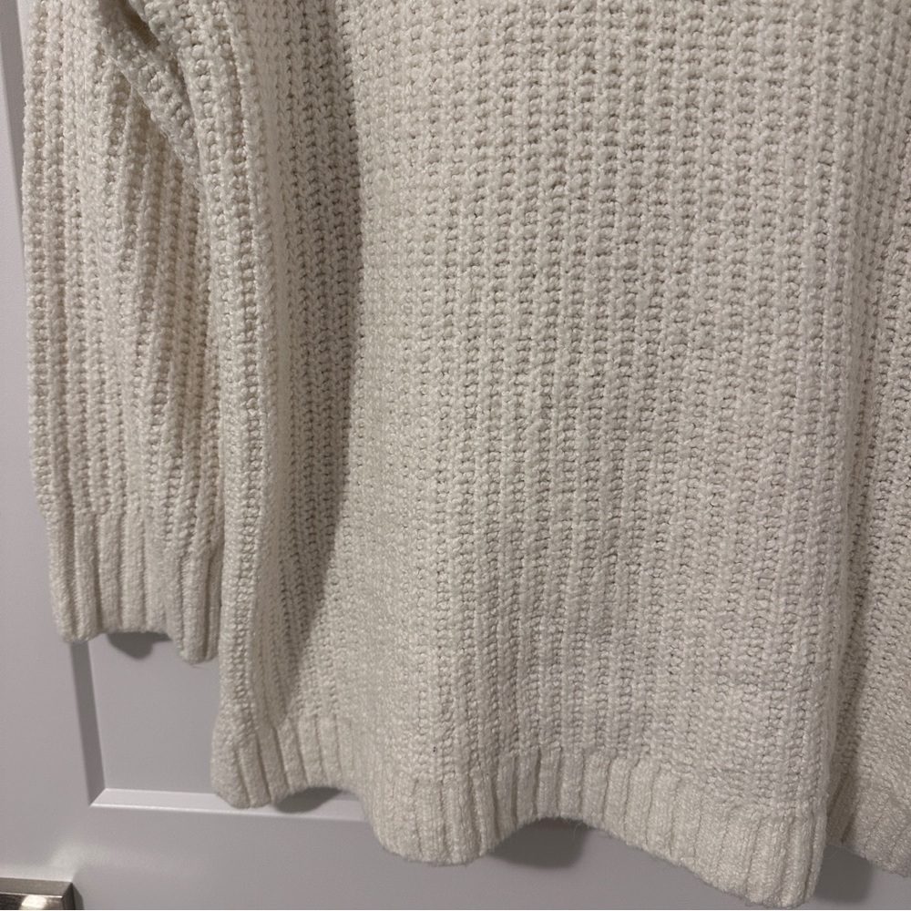 Old Navy White Knit Oversized Pull Over Turtleneck Sweater Size Medium Women’s - Picture 2 of 9